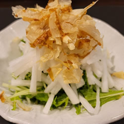 大根とみずなのサラダ